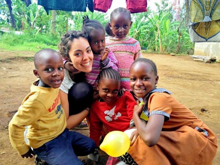 Sustainable volunteer travel abroad